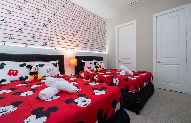 Modern Chic Home Mickey and Toy Story Rooms - Foto 28