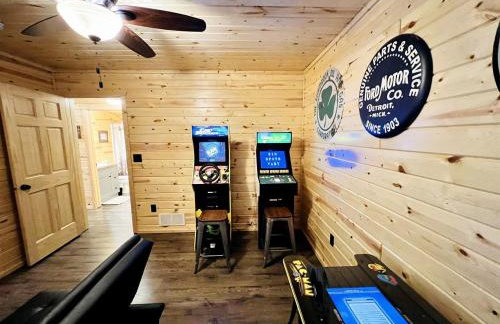 Cozy Lakefront Retreat with Game Room, Outdoor Living and Dock in Wisconsin - Foto 70