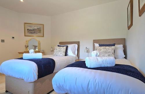 Beautiful Views Historic 16th Cent Barn Conversion - Pass the Keys - Foto 38