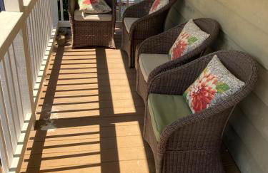 Near Train Station Gorgeous 3-Bedroom Apartment with Patios - Foto 18