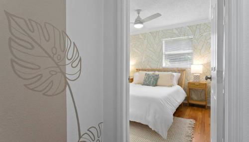 Sunny Palm Cottage W/ Hot Tub + Fire Pit + Grill + 10 to Beach! - Foto 4