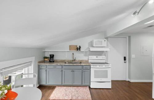 Studio steps to Soccer and OTR and Downtown - Foto 6