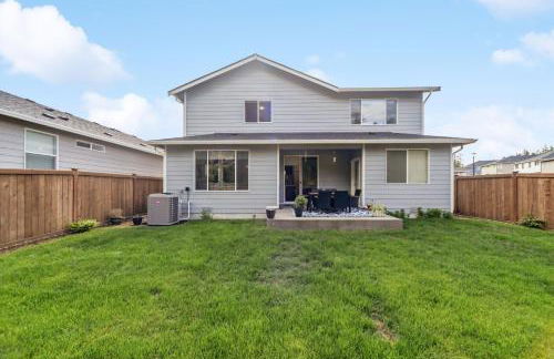 Serene Port Orchard Retreat - 3BR 3BA with Trails and Amazing Views - Foto 37