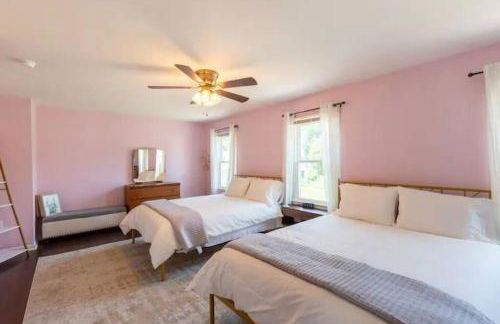 Lrge 5 BR 9 Beds Near DC-Pool, Hot Tub, Gym, Game Rm, Fire Pit - Foto 33