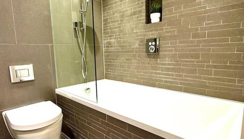 Stunning New 2 Bedroom Apartment - Next to the Beach - Great Location - FREE Parking - Fast WiFi - Smart TV - sleeps up to 4! Close to Purbeck, Corfe Castle, Sandbanks, Poole & Bournemouth - Foto 2