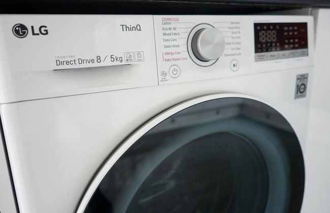 Irving House - Photo 3