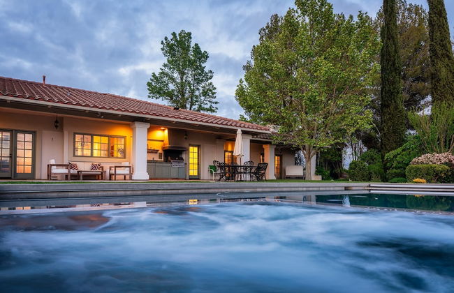 Wellsona Vineyard Retreat Pool Hot Tub Views Main Home Guest Home - Photo 31