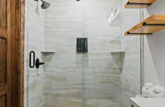 Hot Tub Sauna Spacious Backyard Luxury - Photo 52