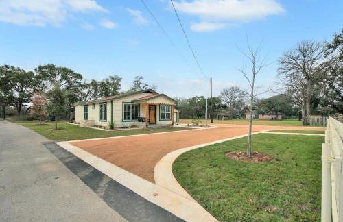 Upscale Home With Pool and Firepit - Close to Mercer St! - Foto 82