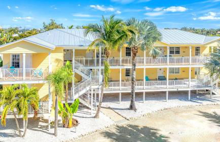 New! Remodeled, Pool-Side, 1-min to Beach Path! - Foto 5