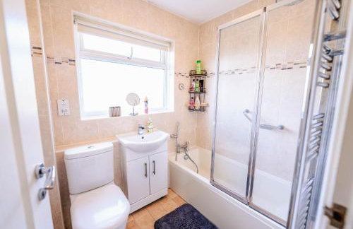 Spacious 2BR 1Bath with Free Street Parking & Close to Roath Park Landmark - Foto 9