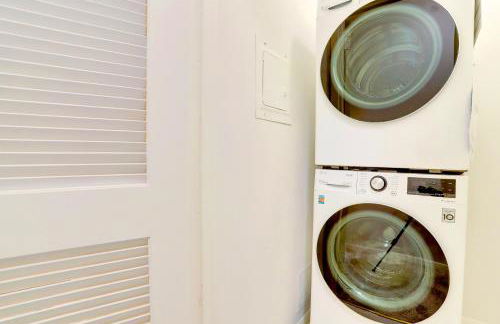 Arlington Stay with Easy Metro and Business Access - Photo 54