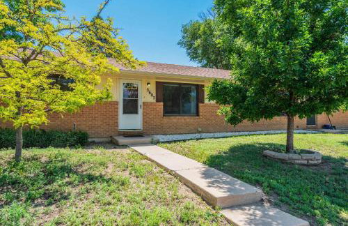 Alder Nest Cozy Retreat w Fire Pit & Workspace - Foto 29