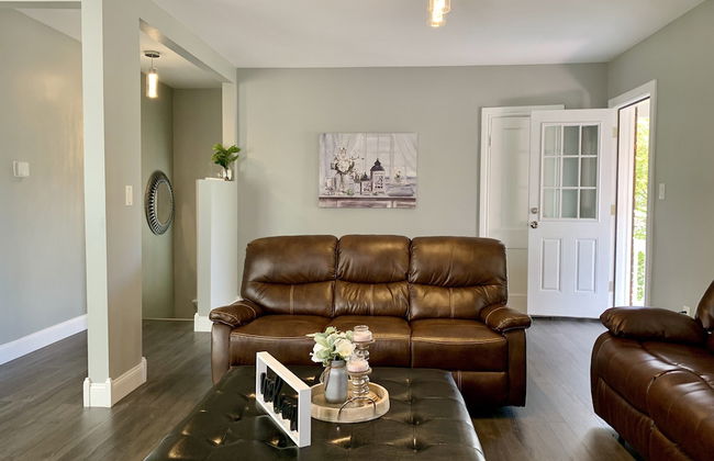 The Horseshoe Falls Villa- 6BR Free Parking, Minutes From Falls & Casino - Foto 19