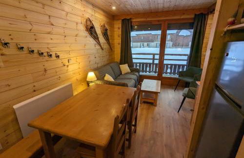 SOLEIL DES ECRINS Puy Saint Vincent 1800 appart 4 pers refait neuf - Foto 2