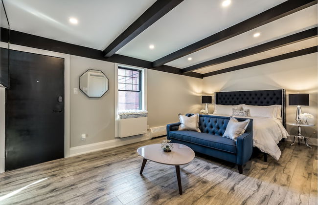 Applewood Suites - Etobicoke - Photo 2