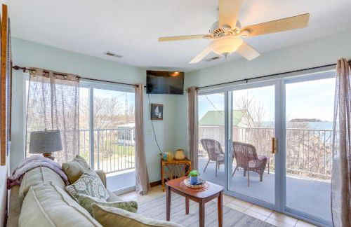 Waterfront Bass Island Retreat with Balcony and TV - Foto 1