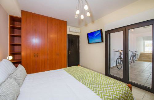 Manolia Dream Apartment 3-bedrooms 30m to the beach - Foto 10