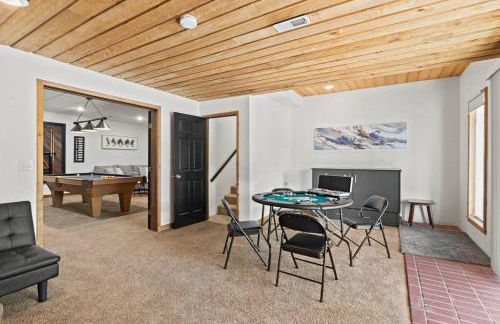 Luxe Lake Home Reflect Recharge and Reconnect - Foto 30