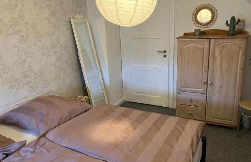 Gemütliches Ferienhaus 70qm mit Garten Sitzecke Grill 5 Minuten zum See - Foto 17