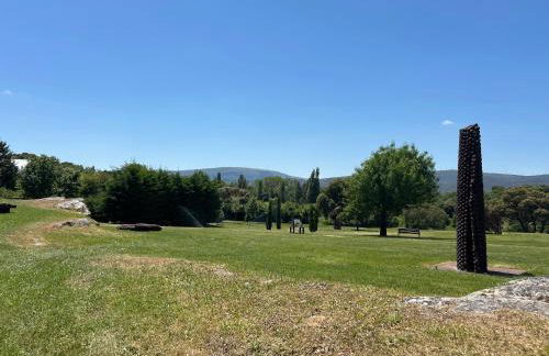 casa rural de un artista en plena naturaleza piscina y parque de esculturas en villarcayo - Photo 12