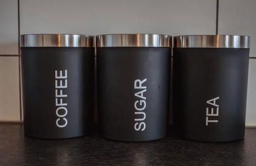 Spacious & Modern 8-Bed Home - Sleeps 13 - Parking - Foto 9