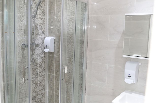 Birmingham Central Station Apartment - Photo 11