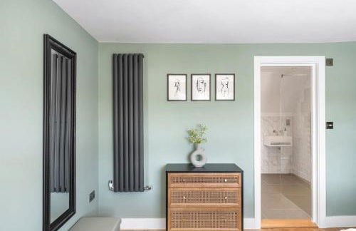 Stylish Apartment with Sea Views & Parking - Foto 12