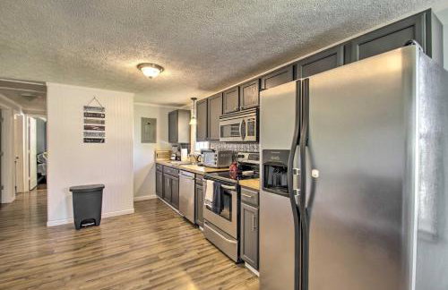 Dog-Friendly Fayetteville Home with Hot Tub! - Foto 8