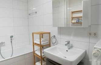 High-quality renovated apt (TLA/Tlf/TDY-RAB) - Foto 32