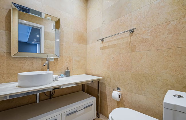 w Prestigious 1BR w Fantastic Balcony in YOO - Foto 9