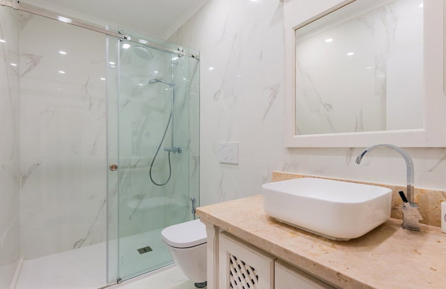 2BR at Chiado Historical Heart of Lisbon - Foto 78