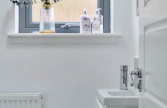 House near Edinburgh Ideal for Small Groups, Contactors & Tourists - Photo 3