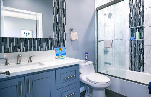 Lucky Charm 4 Bedroom Mid-City Apartment - Photo 21