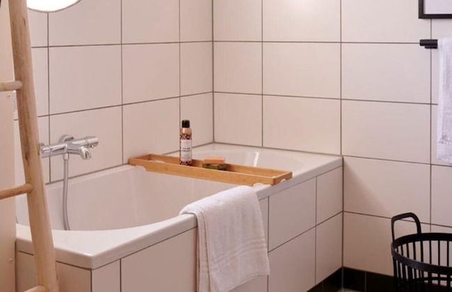 Holiday Home in Baarlo With Wood-fired Hot Tub - Photo 11