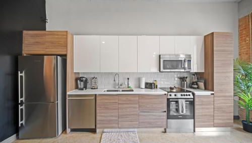 Stunning Downtown Apartment with Pool, Laundry, Parking - Foto 4