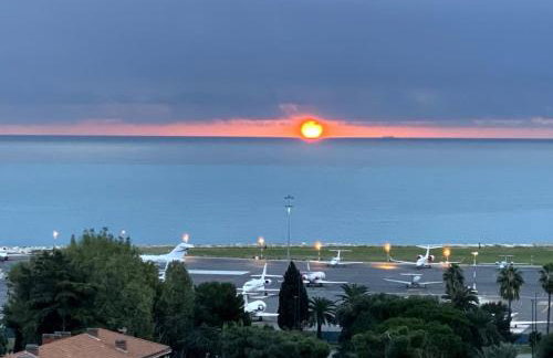 Panoramic Sea View - Terrace - Air Conditioning - 2 Bedrooms - Wifi - Kitchen - Tram - Foto 27