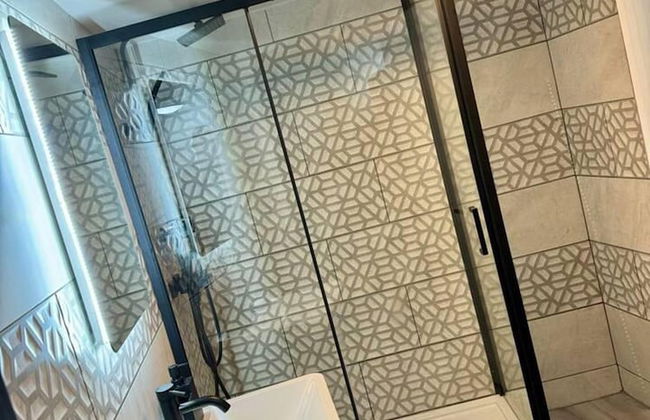 Elegant 2-bedroom Apartment Near City Centre - Foto 7