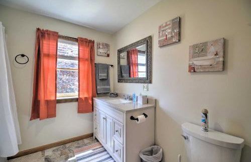 Lake Champlain Home with Decks, Kayaks and Fire Pit! - Foto 17