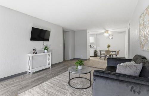 Comfortable stay with smart layout - Photo 3