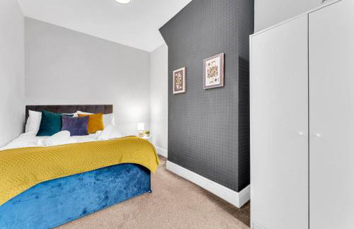 Spacious Stoke Townhouse 3BR Near Hospital & M6 with Parking - Foto 26