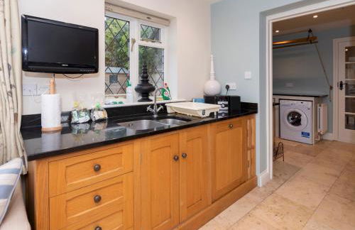 Luxurious Country House with Cinema Games Room - Pass the Keys - Photo 28