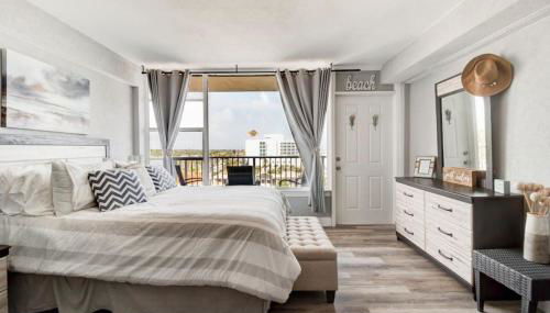 Paradise with Balcony Near the Action - Foto 4