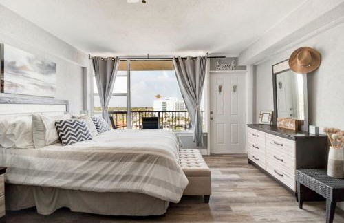 Paradise with Balcony Near the Action - Foto 4