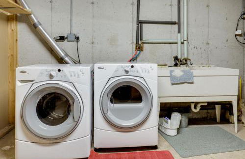 Lakeside Northwoods Retreat Dock, Deck, Fire Pit! - Foto 22