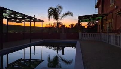 Villa Radiosa In Sicily with private fenced pool, Please read, leggete, HOST INFO for correct cost - Foto 3