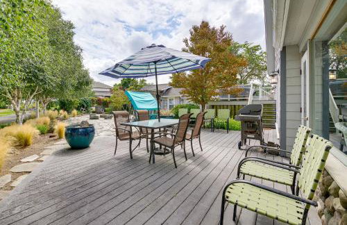 Steps to Beach: Home w/ Hot Tub in Oak Harbor! - Foto 2