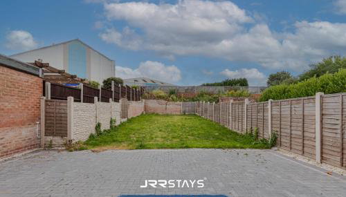 Tipton 3 Bedroom House Garden Sleeps 7 - JRR Stays - Foto 3, Garden