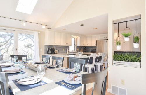 Beautiful Home Close to Ponds and Beach - Photo 9