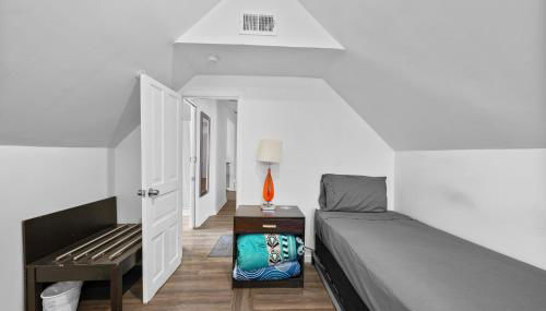 Mexicantown Detroit 2BR | Sleeps 7 + WiFi - Foto 2